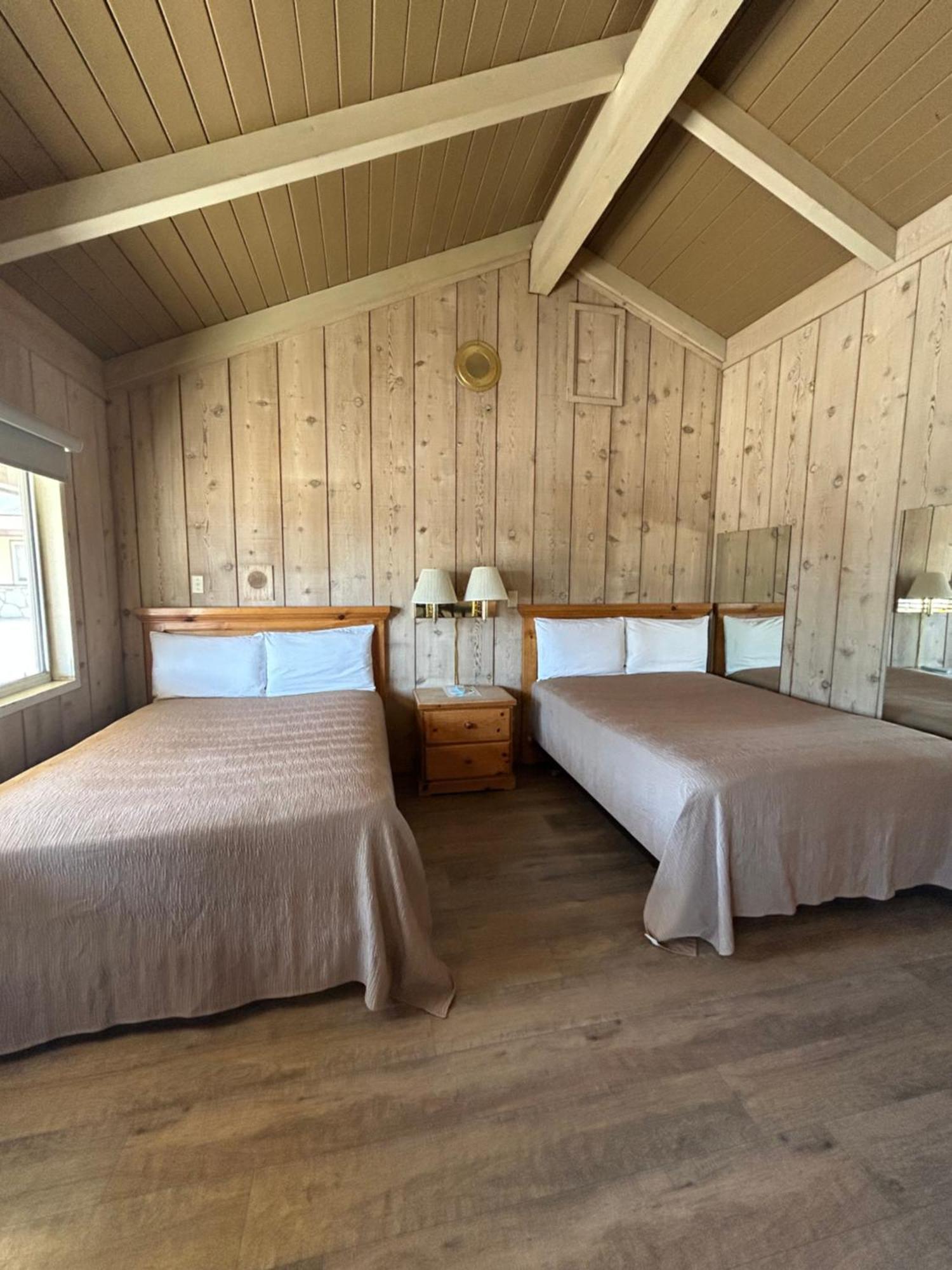 Bristlecone Motel Big Pine Bagian luar foto